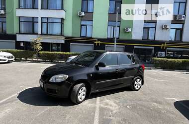 Хетчбек Skoda Fabia 2007 в Києві