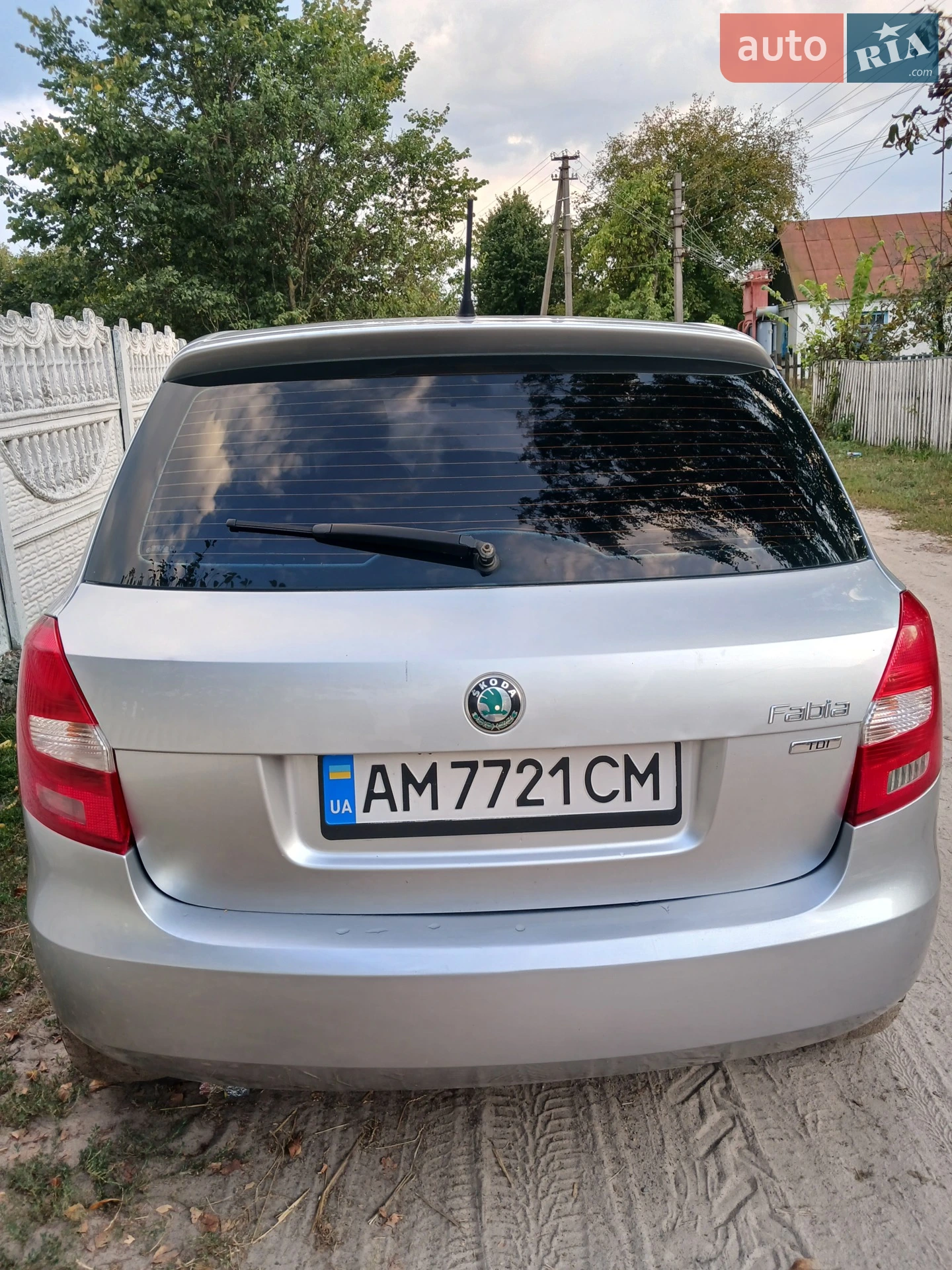 2012 Skoda Fabia - мініатюра 2