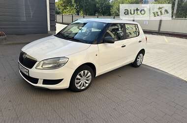 Хэтчбек Skoda Fabia 2011 в Сваляве