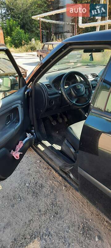 Хэтчбек Skoda Fabia 2012 в Днепре