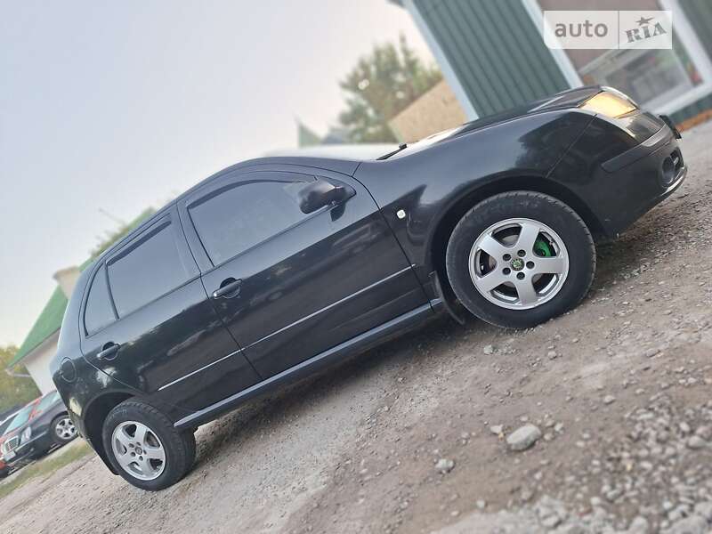 Хэтчбек Skoda Fabia 2006 в Черновцах