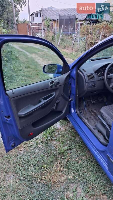 Хэтчбек Skoda Fabia 2003 в Луцке
