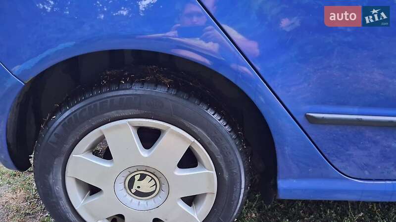 Хэтчбек Skoda Fabia 2003 в Луцке