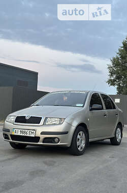 Седан Skoda Fabia 2004 в Києві