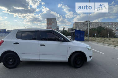 Хетчбек Skoda Fabia 2014 в Кропивницькому