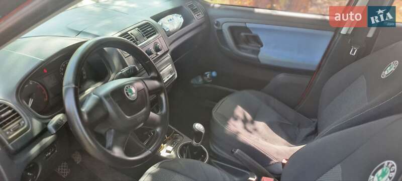 Хетчбек Skoda Fabia 2010 в П'ятихатках фото 6 Хетчбек Skoda Fabia 2010 в П'ятихатках
