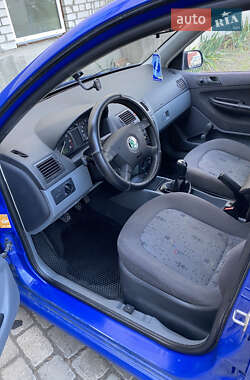 Хэтчбек Skoda Fabia 2002 в 