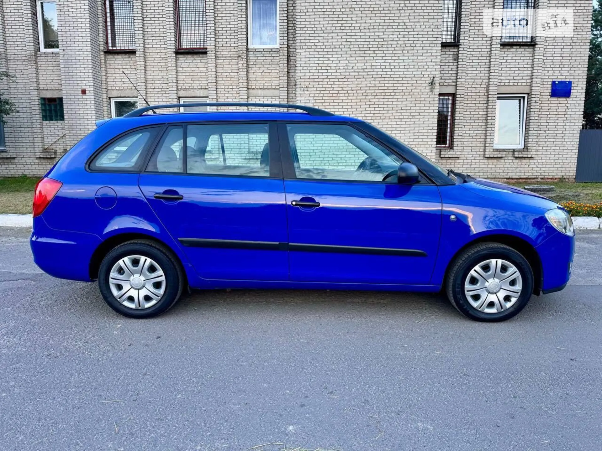 2010 Skoda Fabia - мініатюра 4