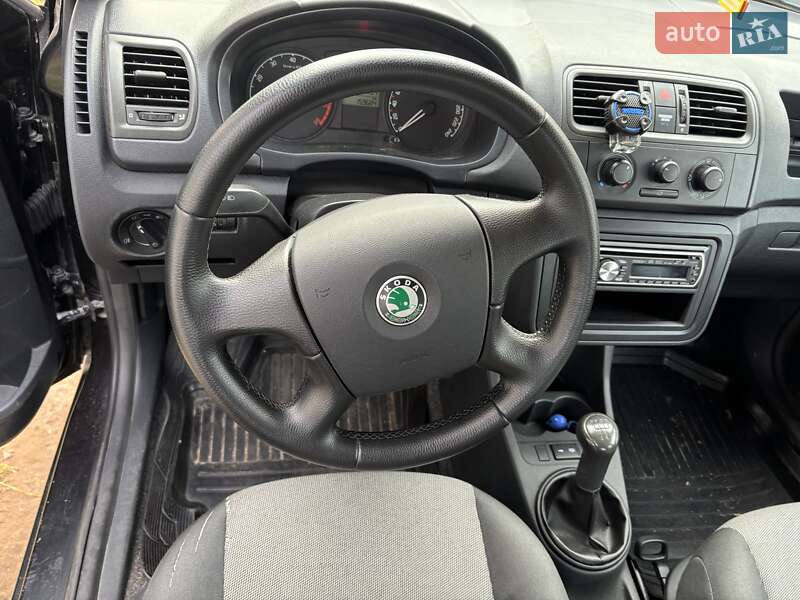 Хэтчбек Skoda Fabia 2009 в Житомире