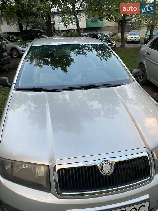 Седан Skoda Fabia 2006 в Львове