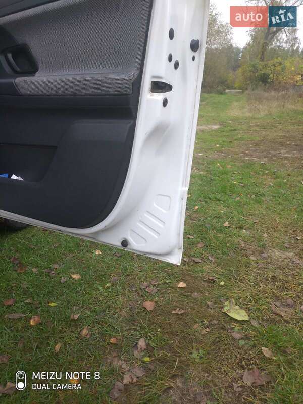 Хэтчбек Skoda Fabia 2010 в Чернигове