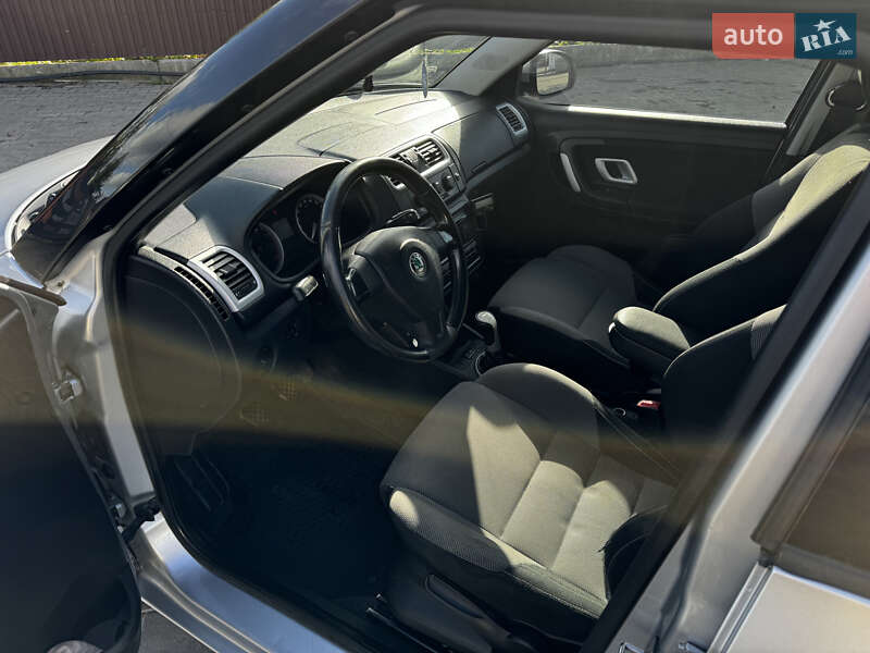 Універсал Skoda Fabia 2008 в Луцьку