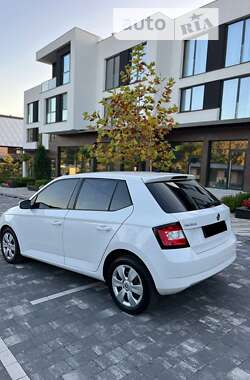 Хэтчбек Skoda Fabia 2016 в Ужгороде