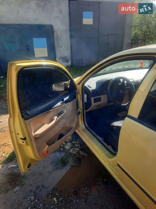 Хэтчбек Skoda Fabia 2000 в Межгорье