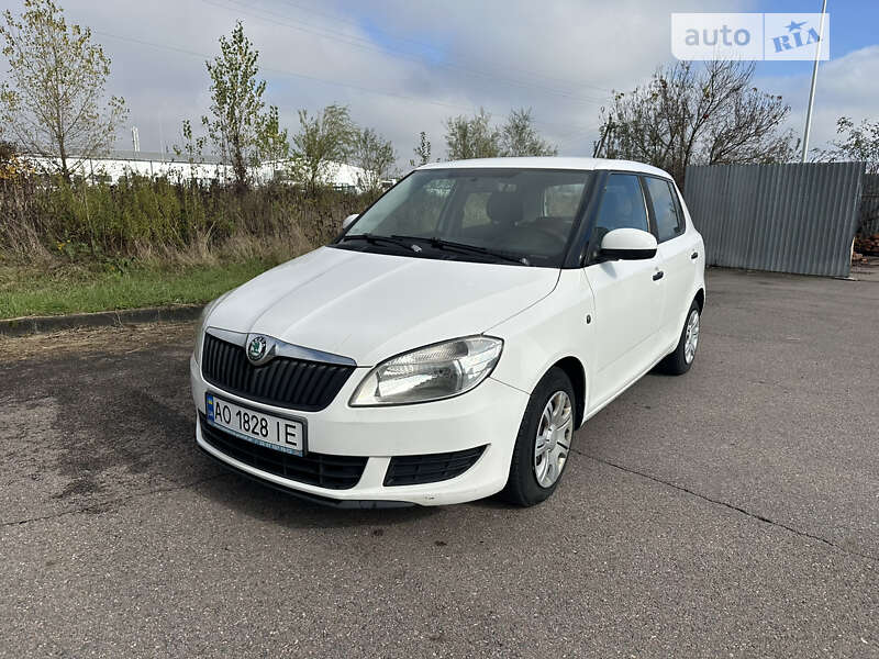 Хетчбек Skoda Fabia 2012 в Хусті