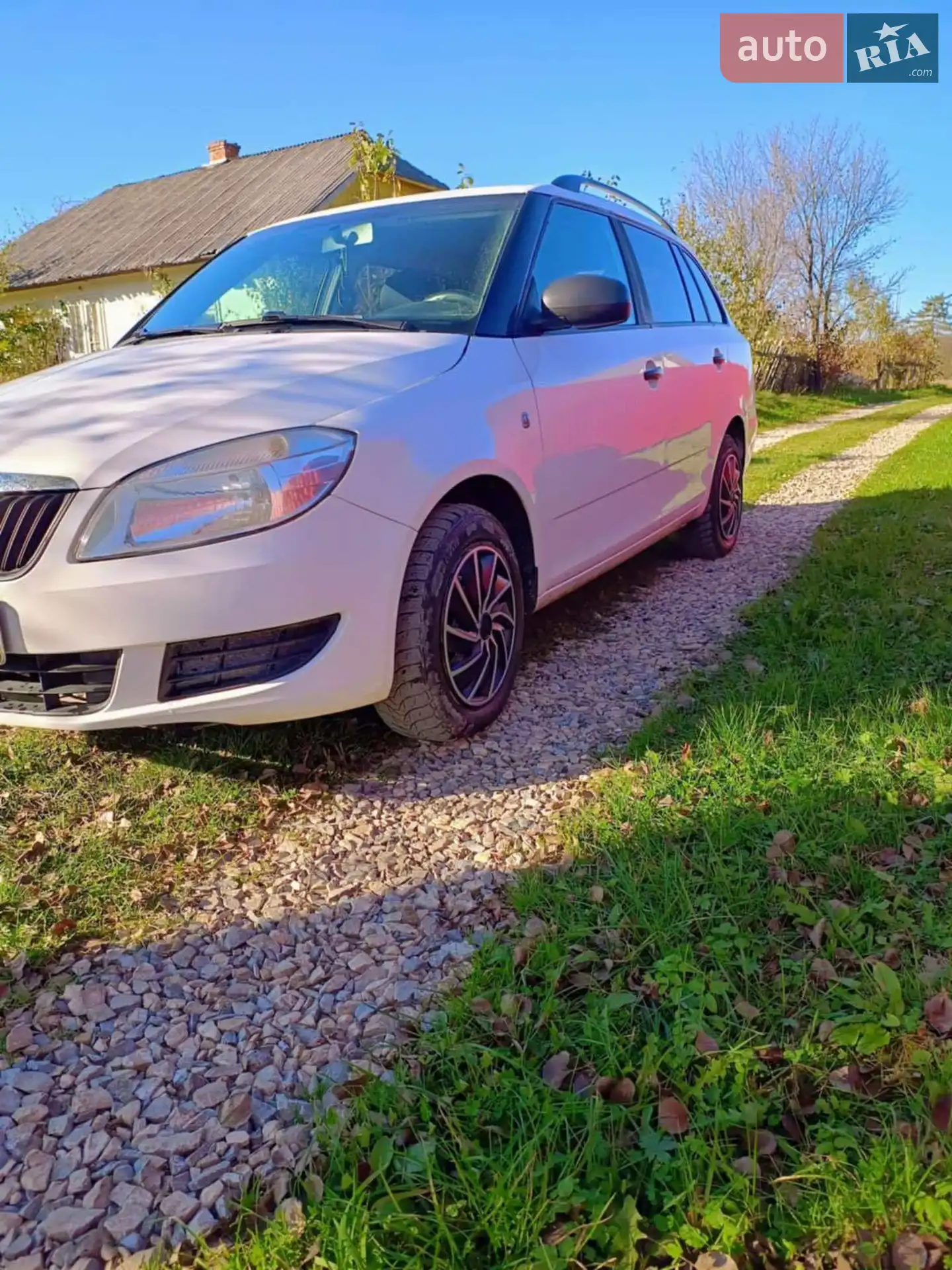 2011 Skoda Fabia - мініатюра 10