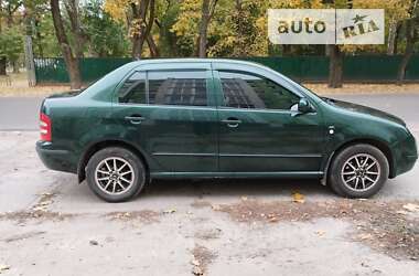 Седан Skoda Fabia 2001 в Ромнах