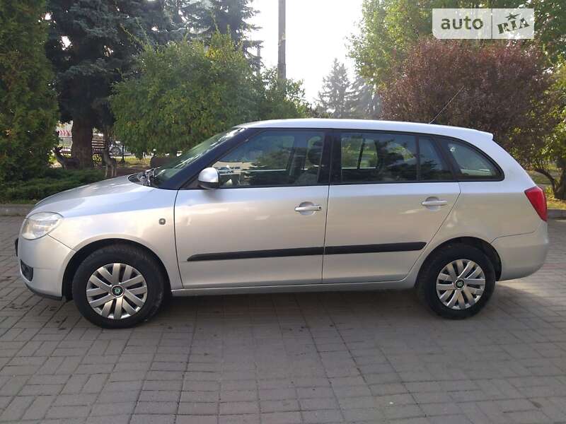 Універсал Skoda Fabia 2008 в Тернополі