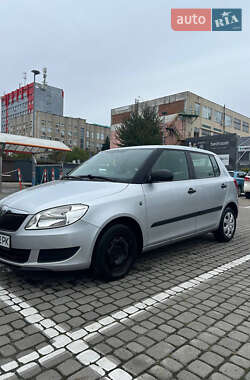 Хэтчбек Skoda Fabia 2010 в 