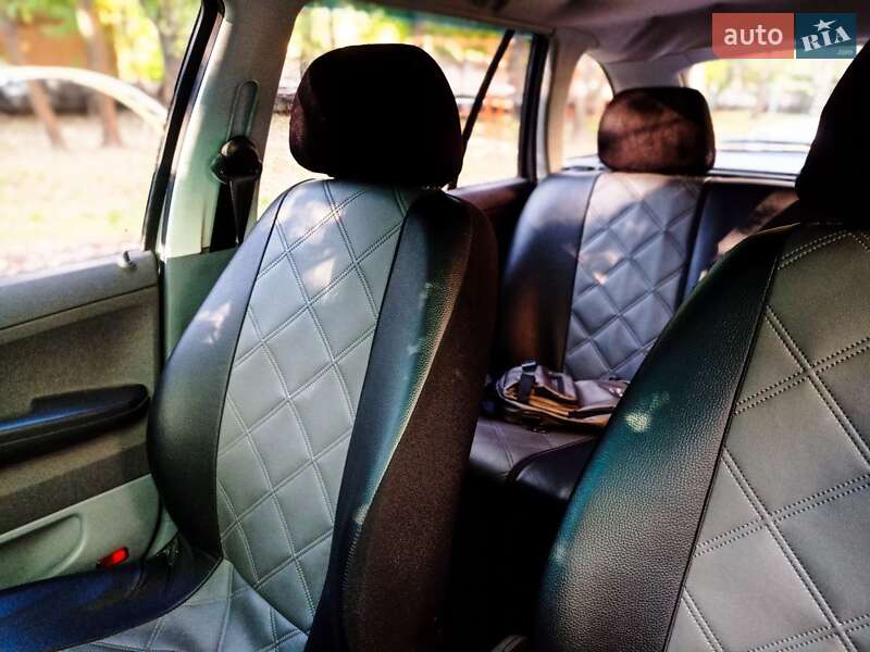 Універсал Skoda Fabia 2002 в Чернігові
