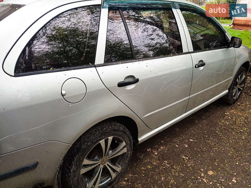 Універсал Skoda Fabia 2002 в Чернігові