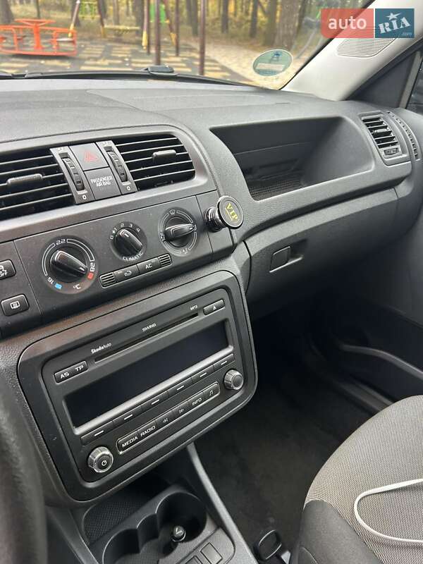 Універсал Skoda Fabia 2011 в Чернігові