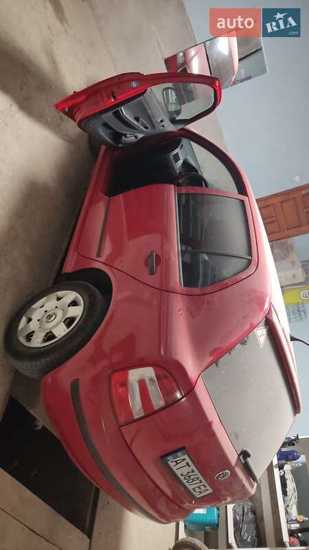 Хэтчбек Skoda Fabia 2006 в Черновцах