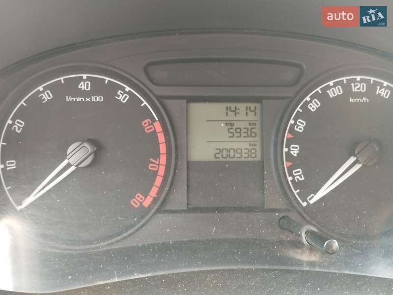 Хэтчбек Skoda Fabia 2009 в Безлюдовке