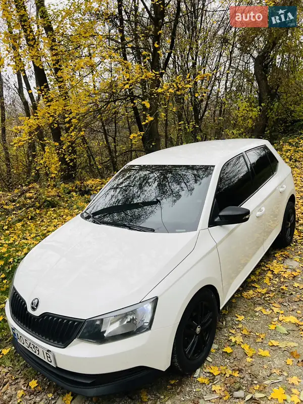 Хэтчбек Skoda Fabia 2016 в 