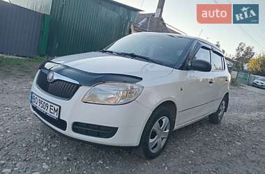 Хэтчбек Skoda Fabia 2010 в Виннице