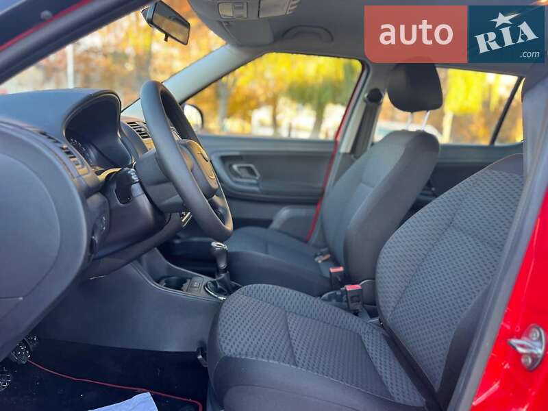 Хэтчбек Skoda Fabia 2012 в Луцке
