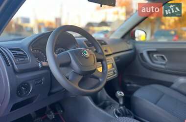 Хэтчбек Skoda Fabia 2012 в 
