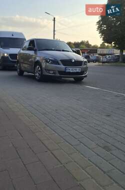 Хэтчбек Skoda Fabia 2011 в 