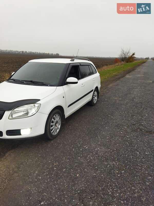 Універсал Skoda Fabia 2009 в Охтирці