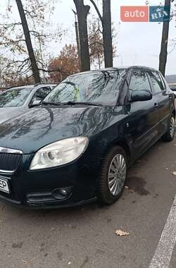 Хэтчбек Skoda Fabia 2007 в 