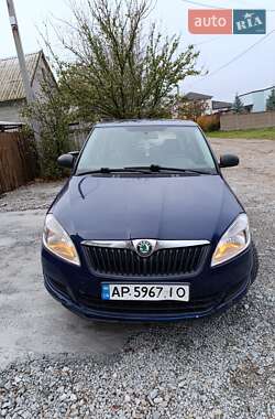 Хэтчбек Skoda Fabia 2011 в 