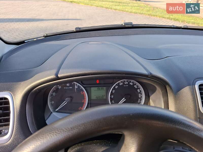 Хэтчбек Skoda Fabia 2009 в Умани фото 16 Хэтчбек Skoda Fabia 2009 в Умани
