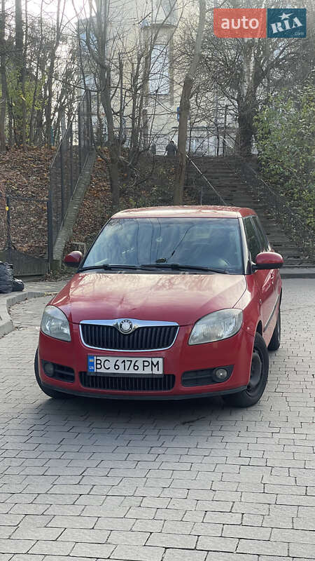 Хэтчбек Skoda Fabia 2009 в Львове