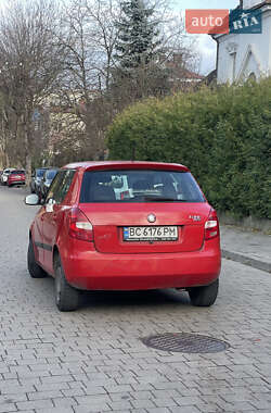 Хэтчбек Skoda Fabia 2009 в 