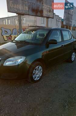 Хэтчбек Skoda Fabia 2008 в 