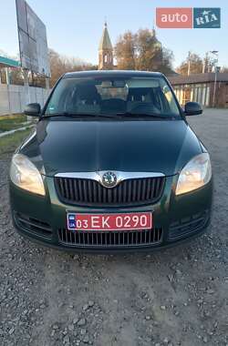 Хэтчбек Skoda Fabia 2008 в 
