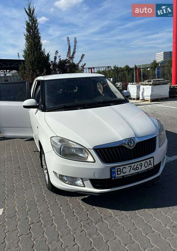 Хэтчбек Skoda Fabia 2011 в Львове