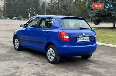 Хэтчбек Skoda Fabia 2009 в 