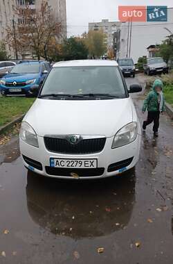 Хэтчбек Skoda Fabia 2009 в Сарнах