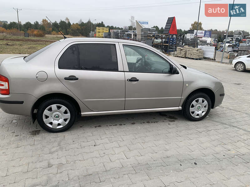 Седан Skoda Fabia 2007 в 