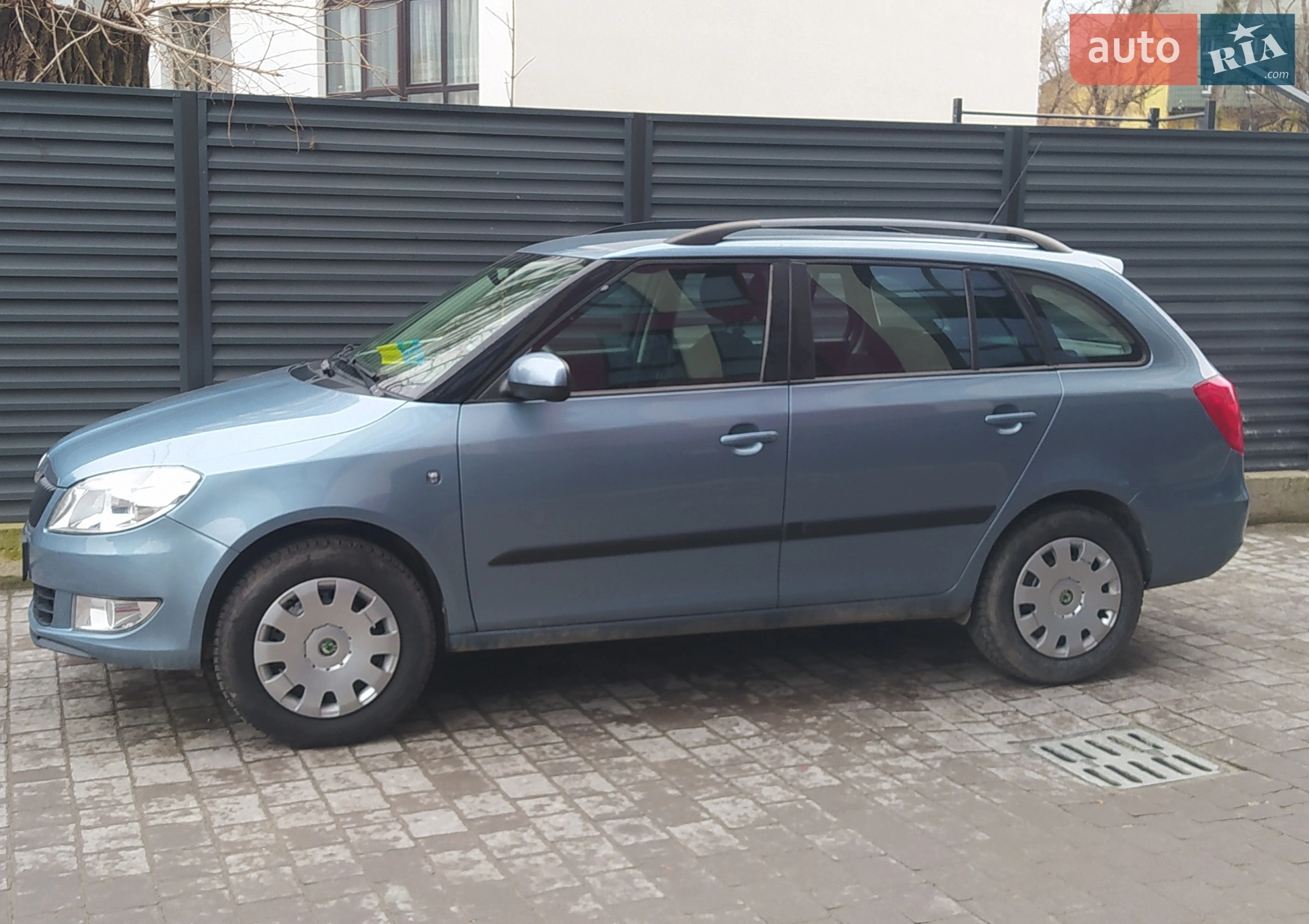 2010 Skoda Fabia - мініатюра 2