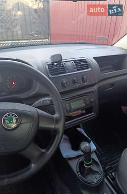 Хэтчбек Skoda Fabia 2012 в 