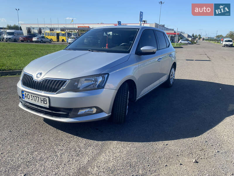 Хэтчбек Skoda Fabia 2016 в Ужгороде