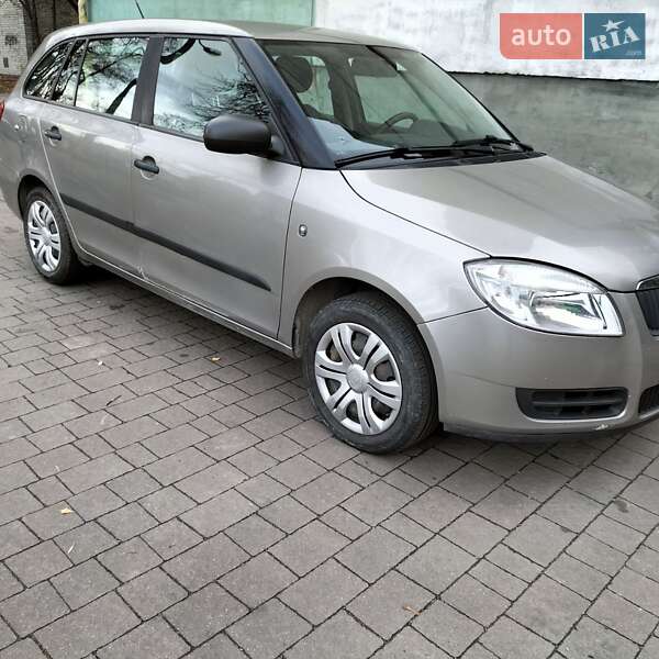 Универсал Skoda Fabia 2010 в 