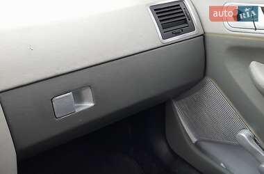 Седан Skoda Fabia 2004 в 